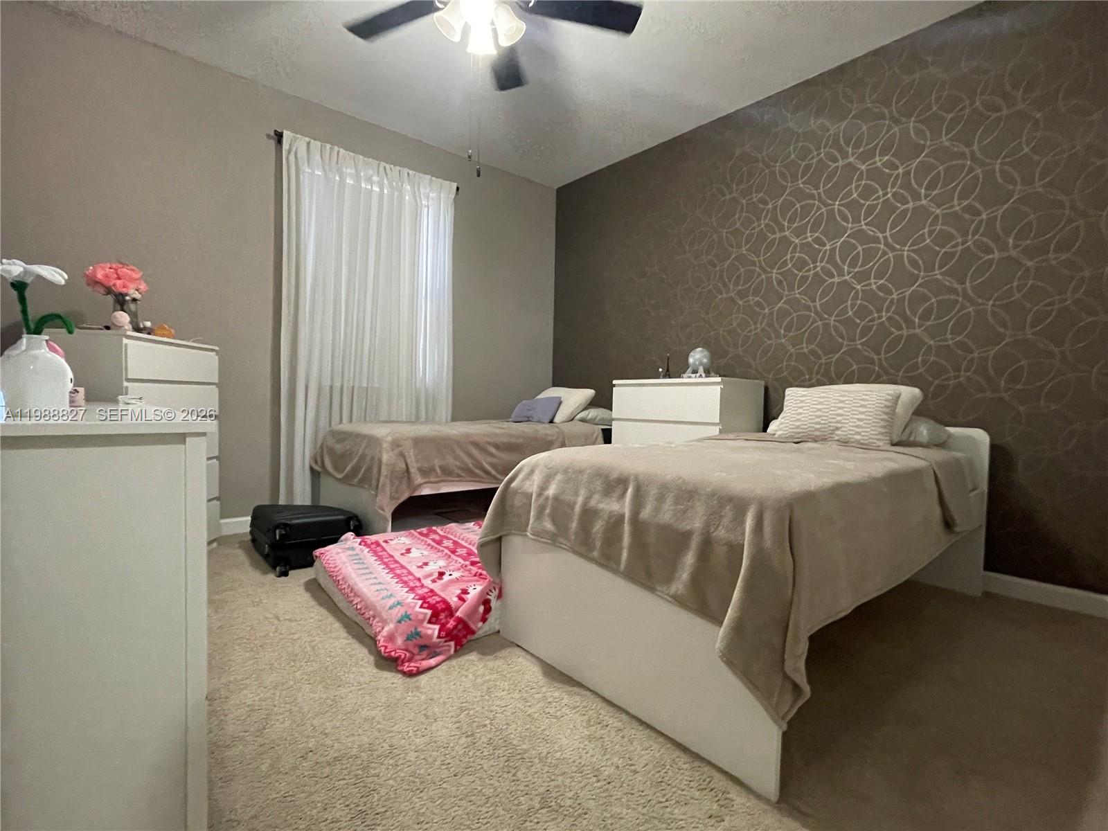 KENDALL COMMONS RESIDENTI - Residential Lease