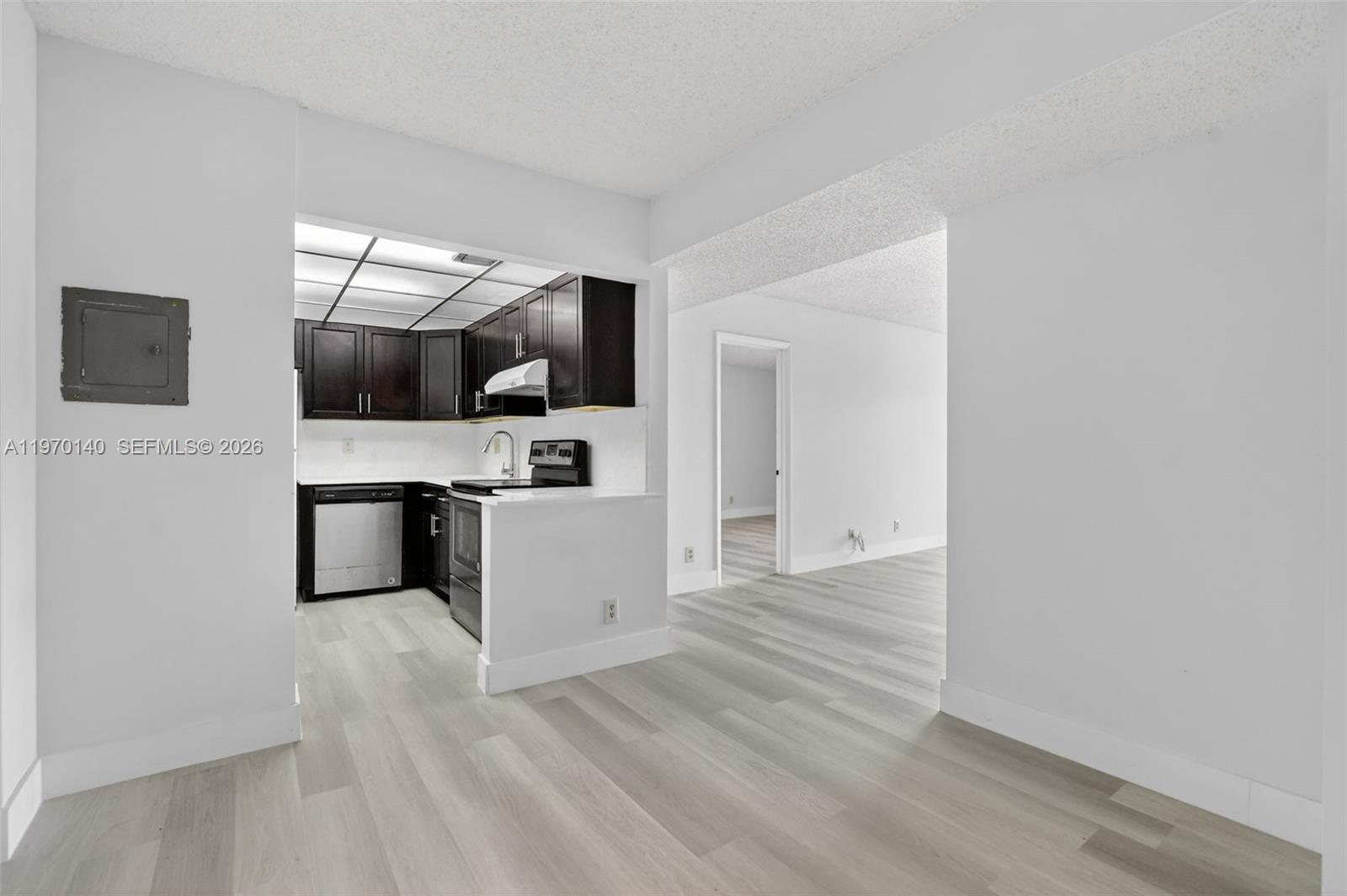 CASA DEL RIO CONDO - Residential