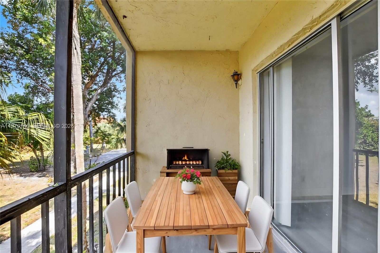 CASA DEL RIO CONDO - Residential