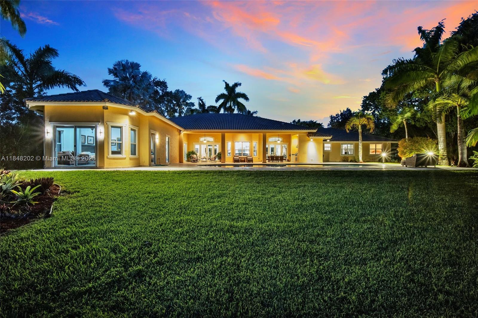 14211 Sunset Ln