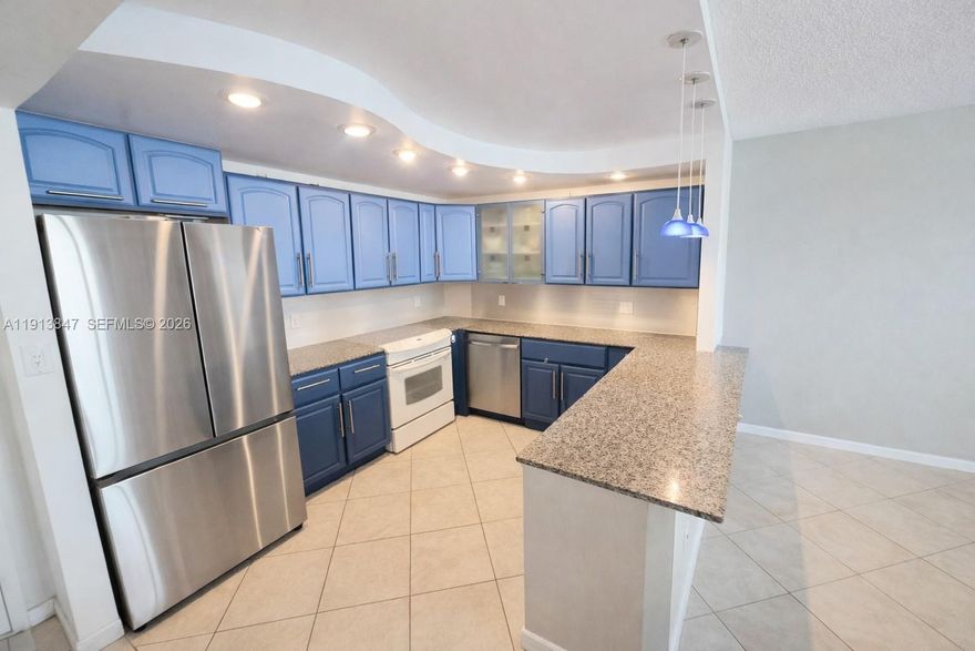 The Best unit in the building for sale: Open kitchen ($50k paid), new dishwasher, disposal and fridge. The parking space is close to the elevator.  Ocean view. NO garbage on this side of the building! Ready to move in. Furnished or unfurnished.
Owner is motivated to SELL