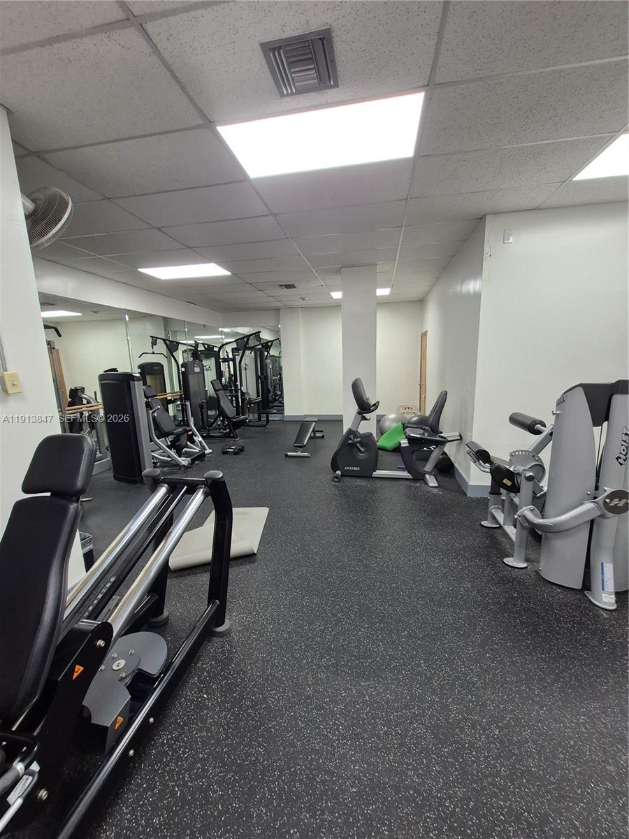 HALLMARK OF HOLLYWOOD CON - Residential