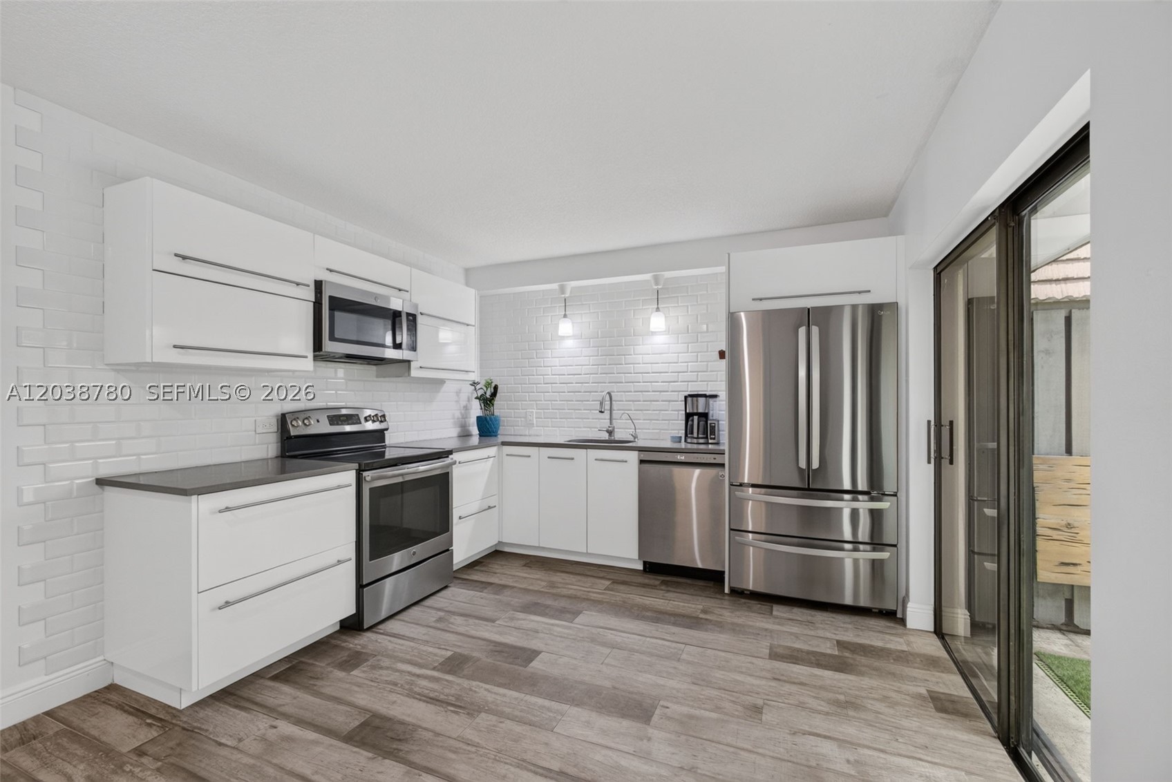 114 1st Ln