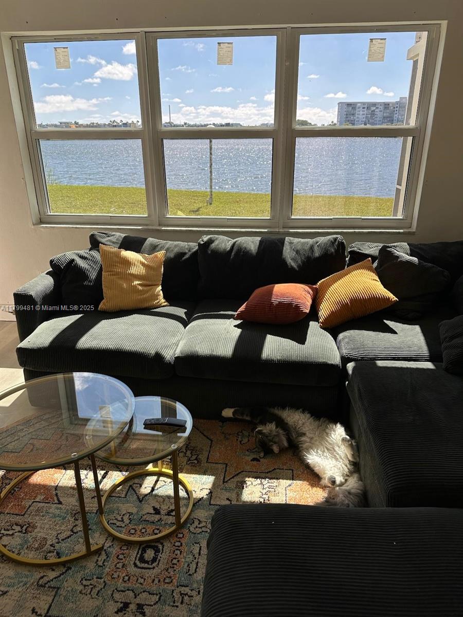 Address Not Disclosed, Miami, Broward County, Florida - 1 Bedrooms  
2 Bathrooms - 
