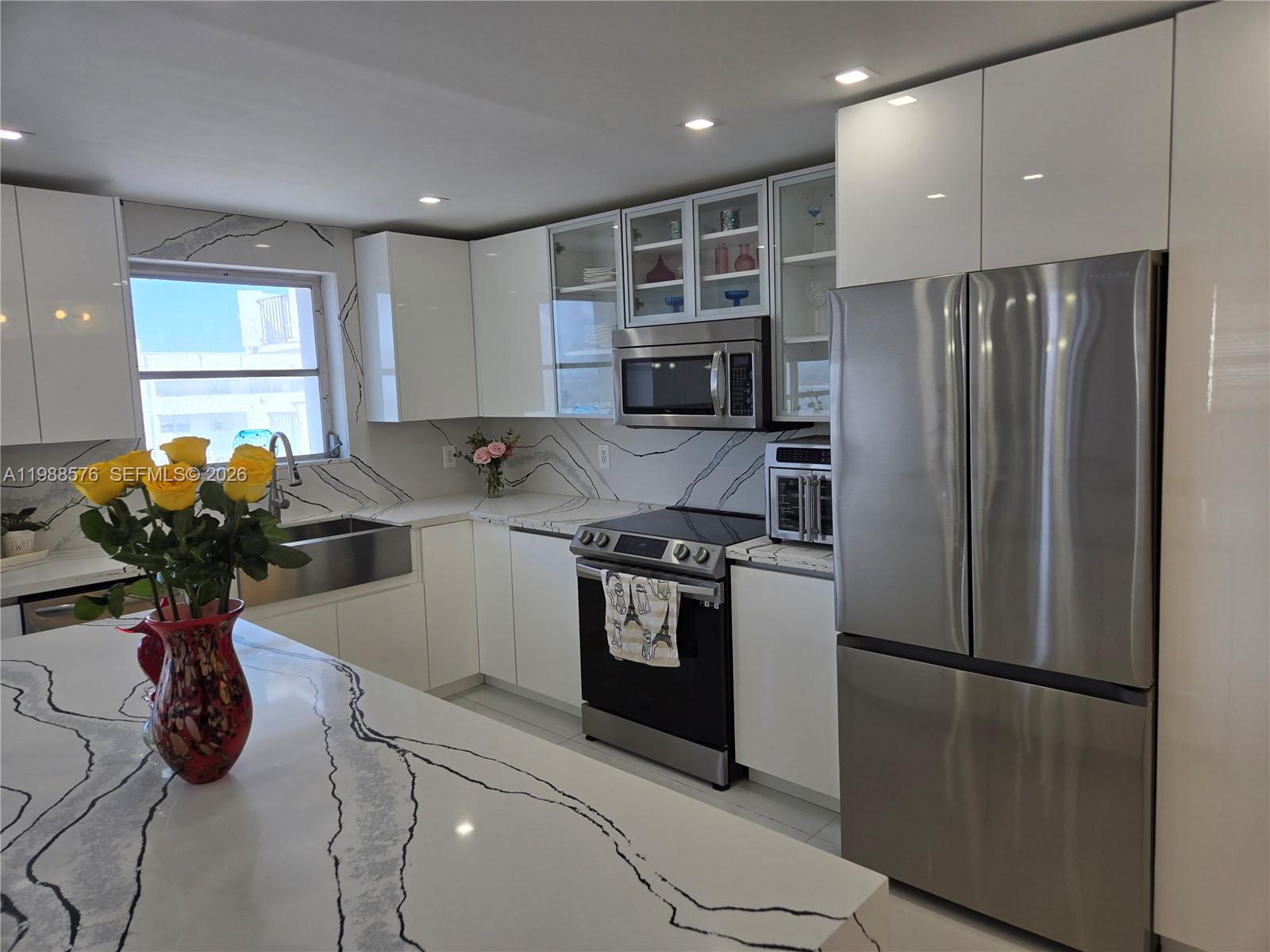 2750 NE 183rd St 2205 T