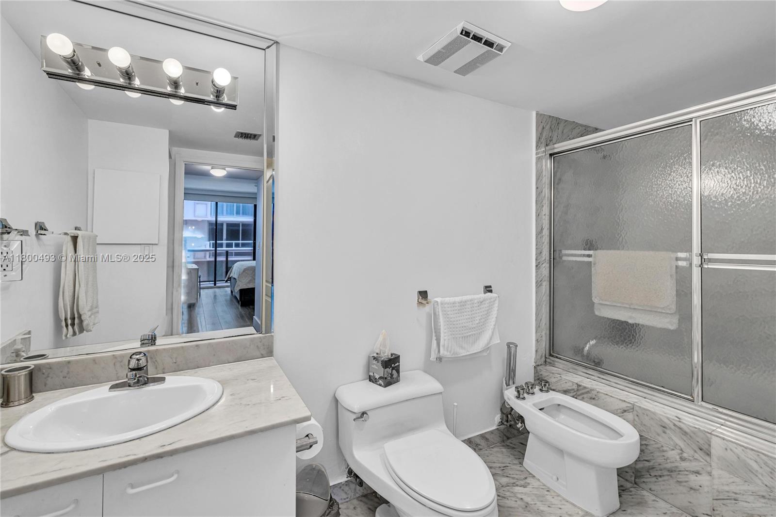 THE WAVES CONDO - Residential Lease