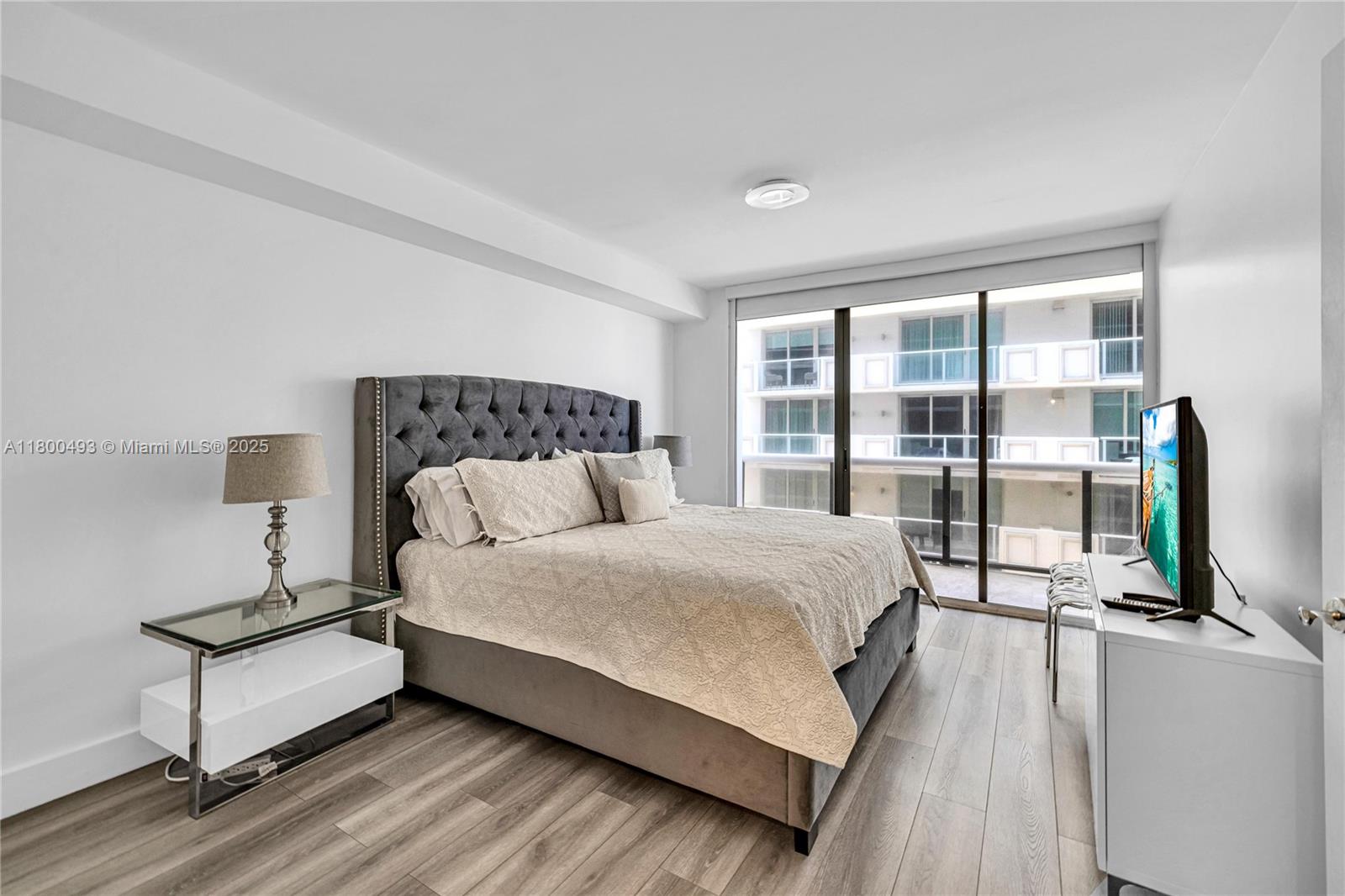 THE WAVES CONDO - Residential Lease