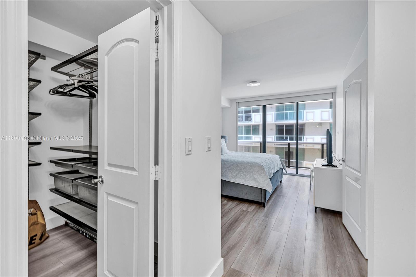 THE WAVES CONDO - Residential Lease
