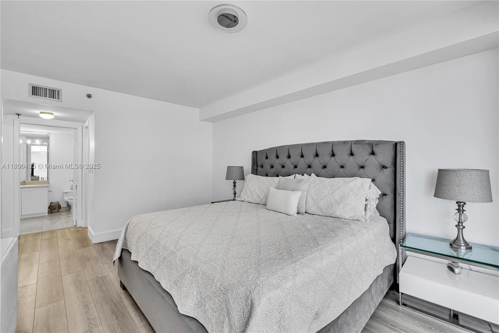 THE WAVES CONDO - Residential Lease
