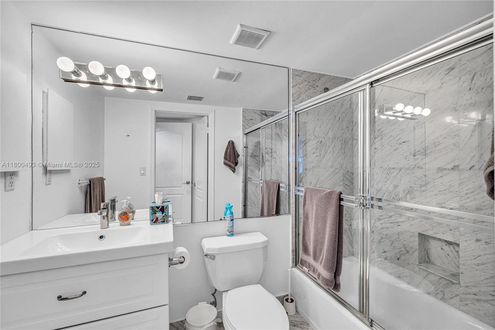 THE WAVES CONDO - Residential Lease
