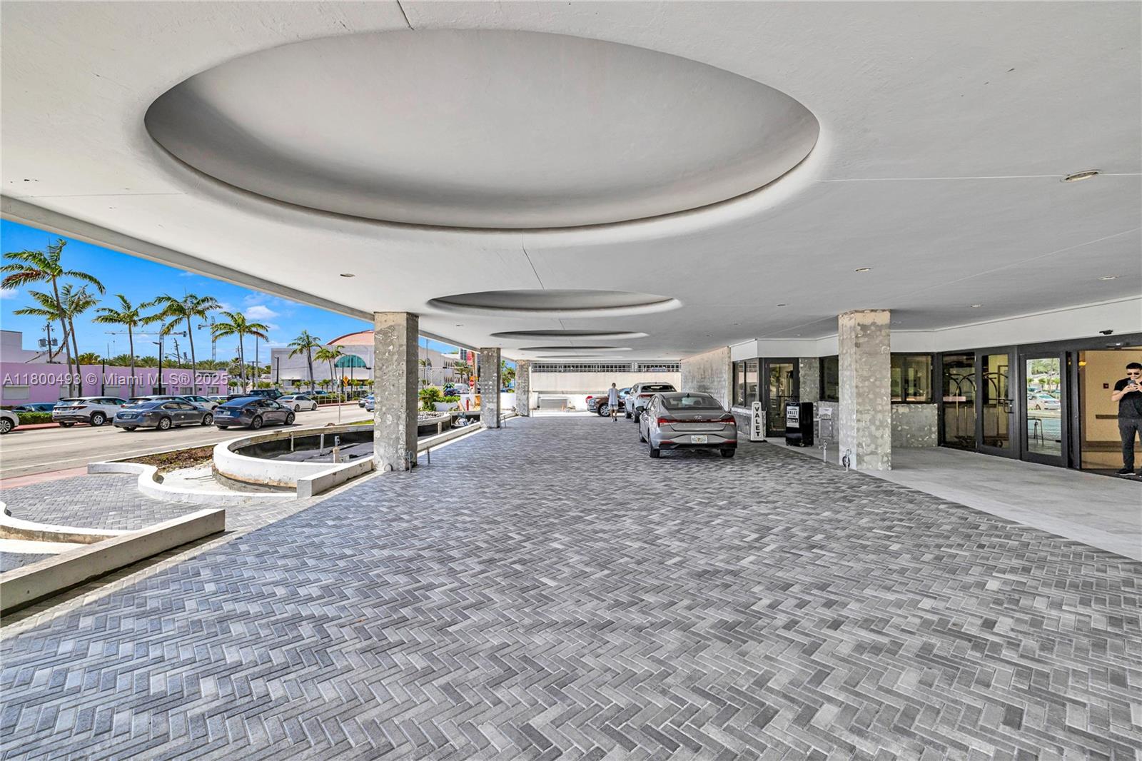 THE WAVES CONDO - Residential Lease