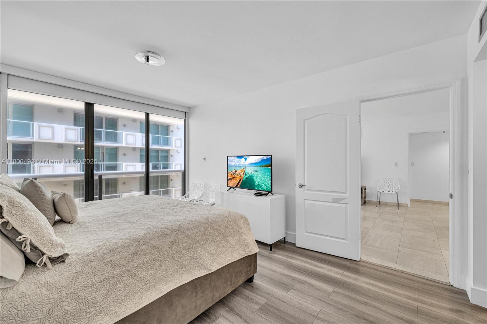 THE WAVES CONDO - Residential Lease