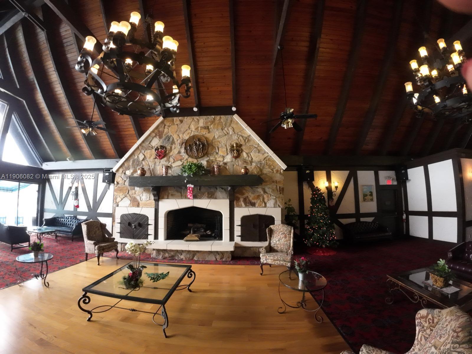 View photos, virtual tours, details... 3730 Inverrary Dr 3B