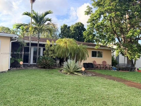 Photo of 5129 Van Buren St, Hollywood, FL 33021 (MLS # A12025534)