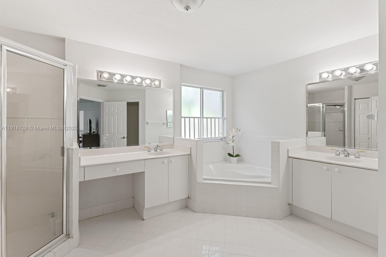 DORAL ISLES ST LUCIA - Residential