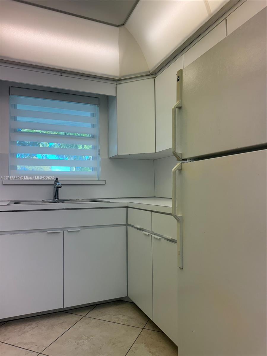 VENETIAN ISLES CO-OP - Residential