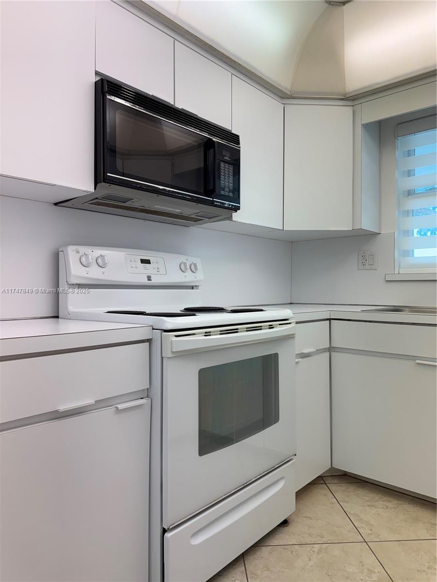 VENETIAN ISLES CO-OP - Residential