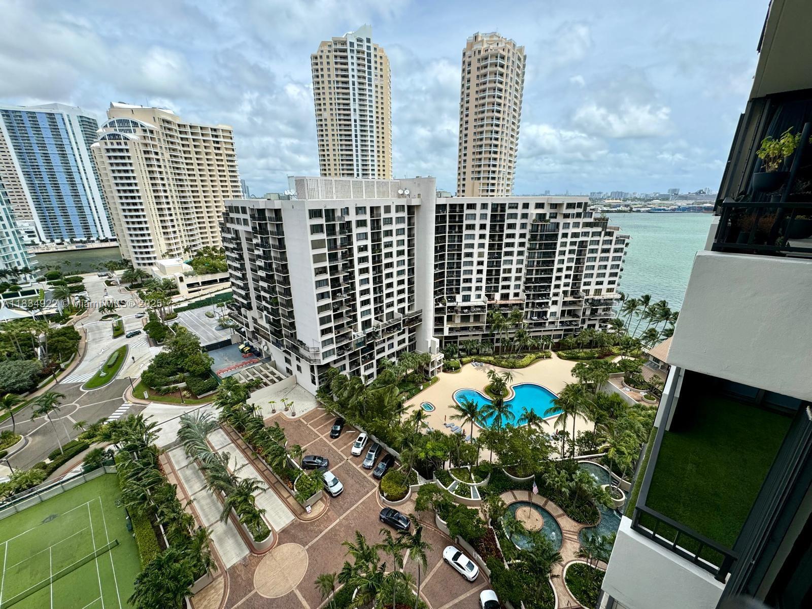 520 Brickell Key Dr A1912