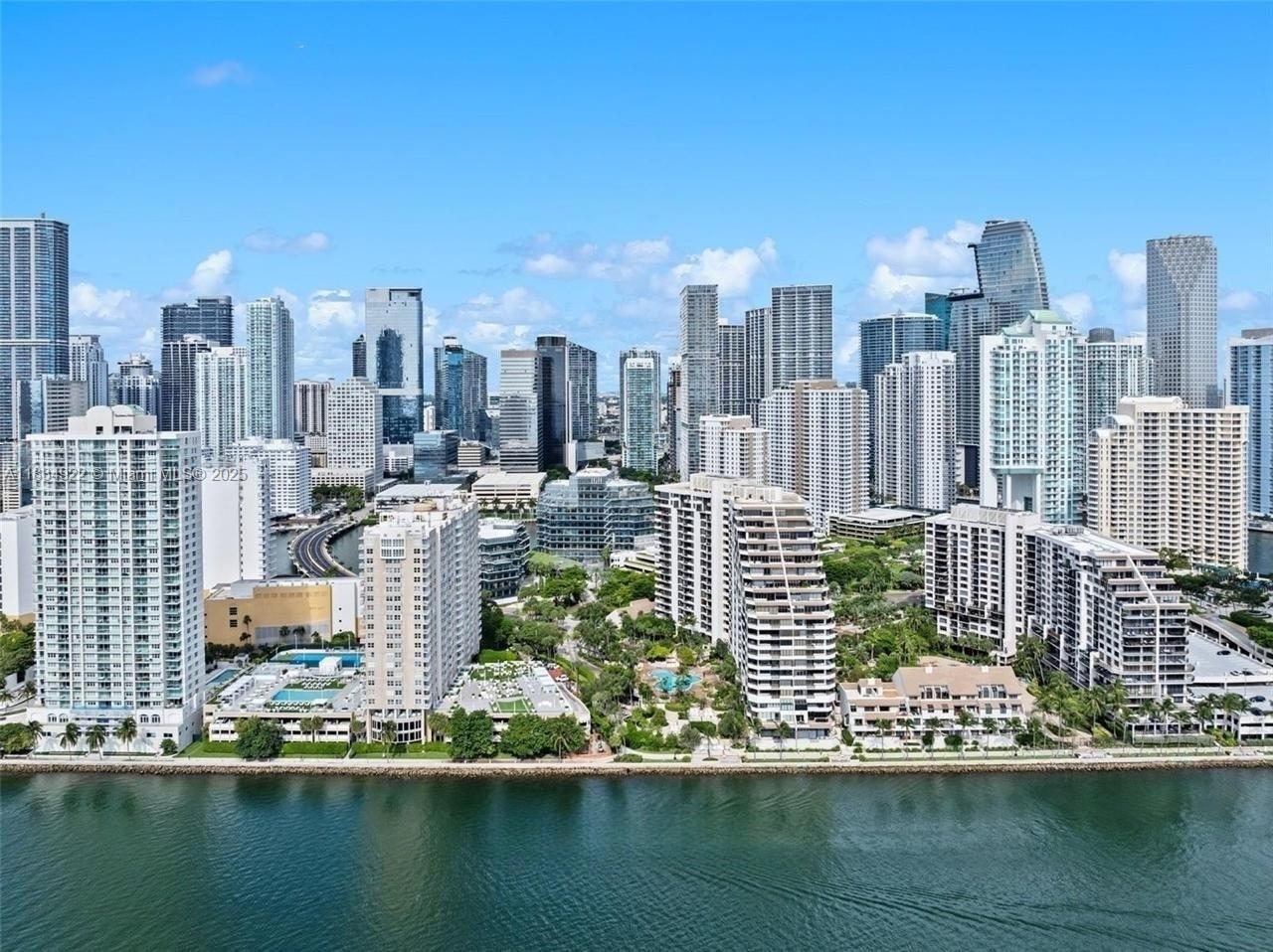 520 Brickell Key Dr A1912