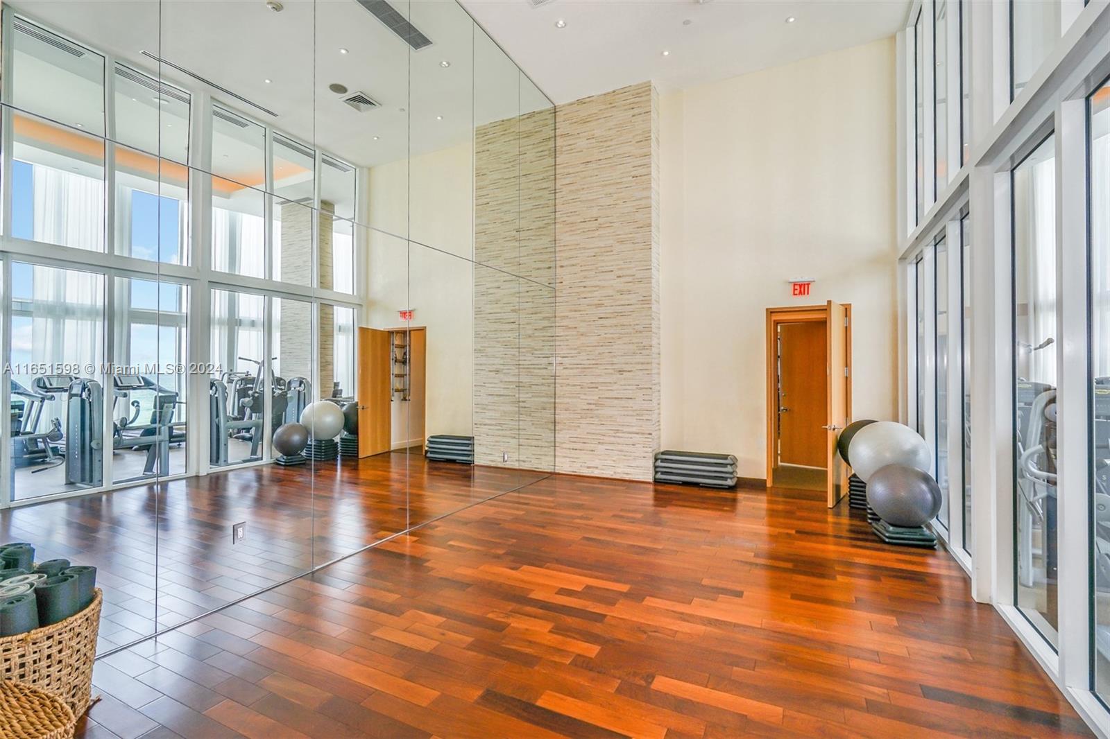 TRUMP TOWER I - Residential