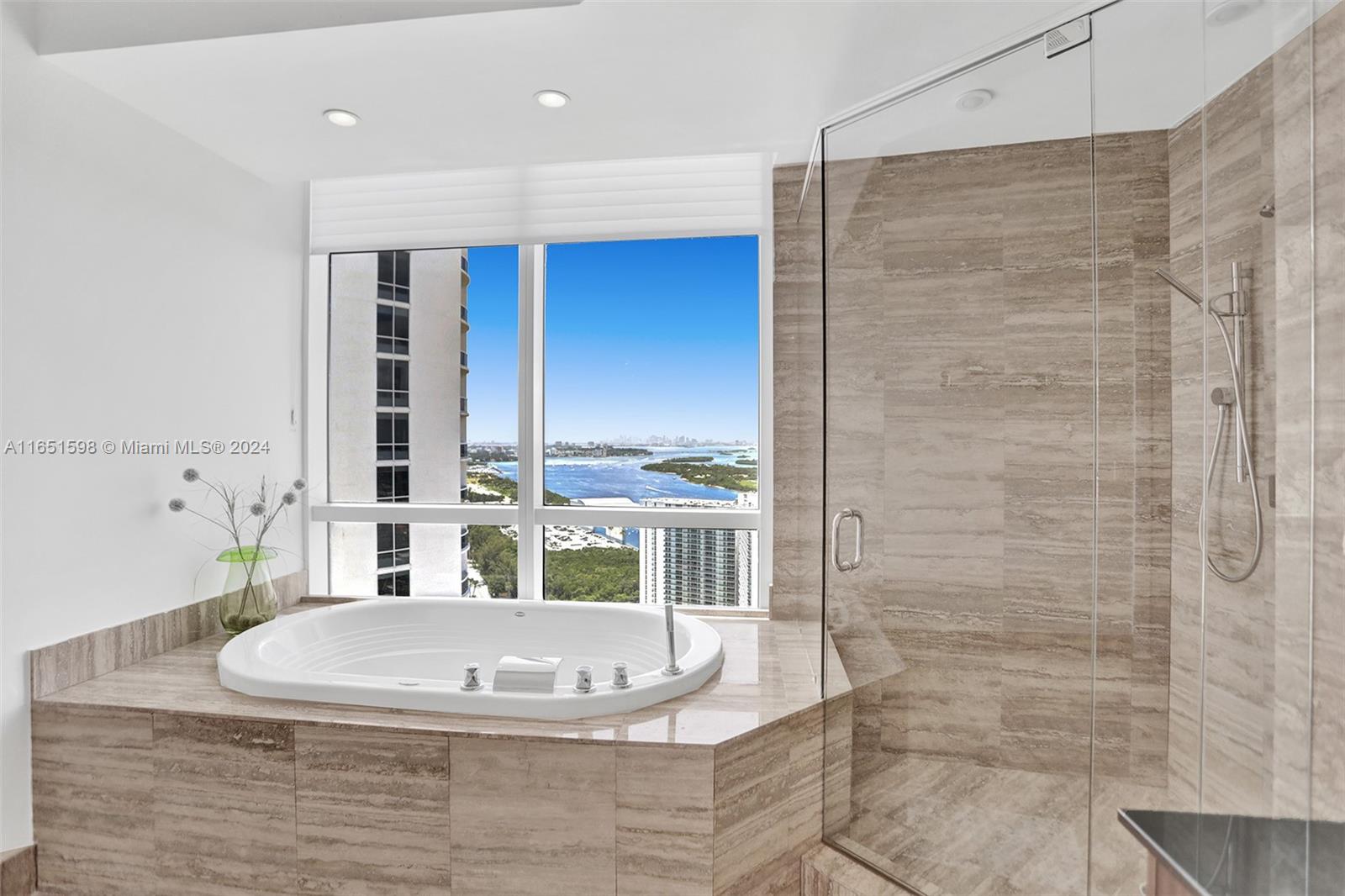 TRUMP TOWER I - Residential