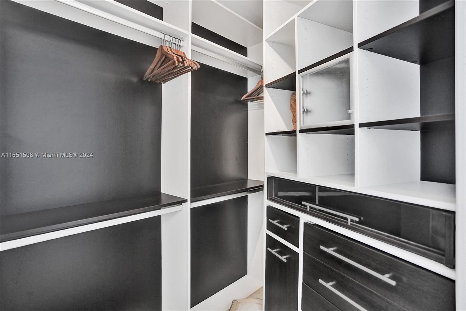 TRUMP TOWER I - Residential