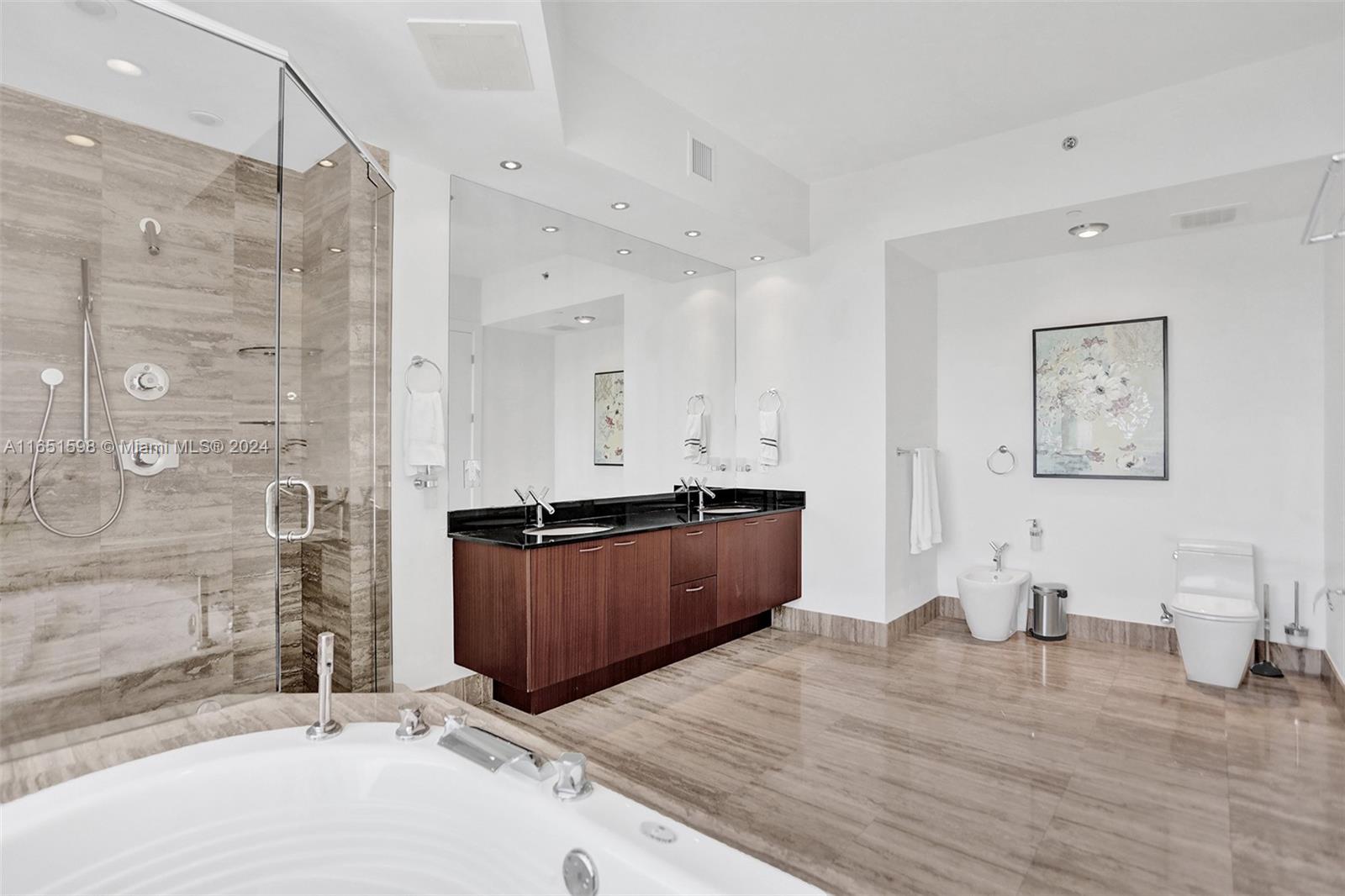 TRUMP TOWER I - Residential