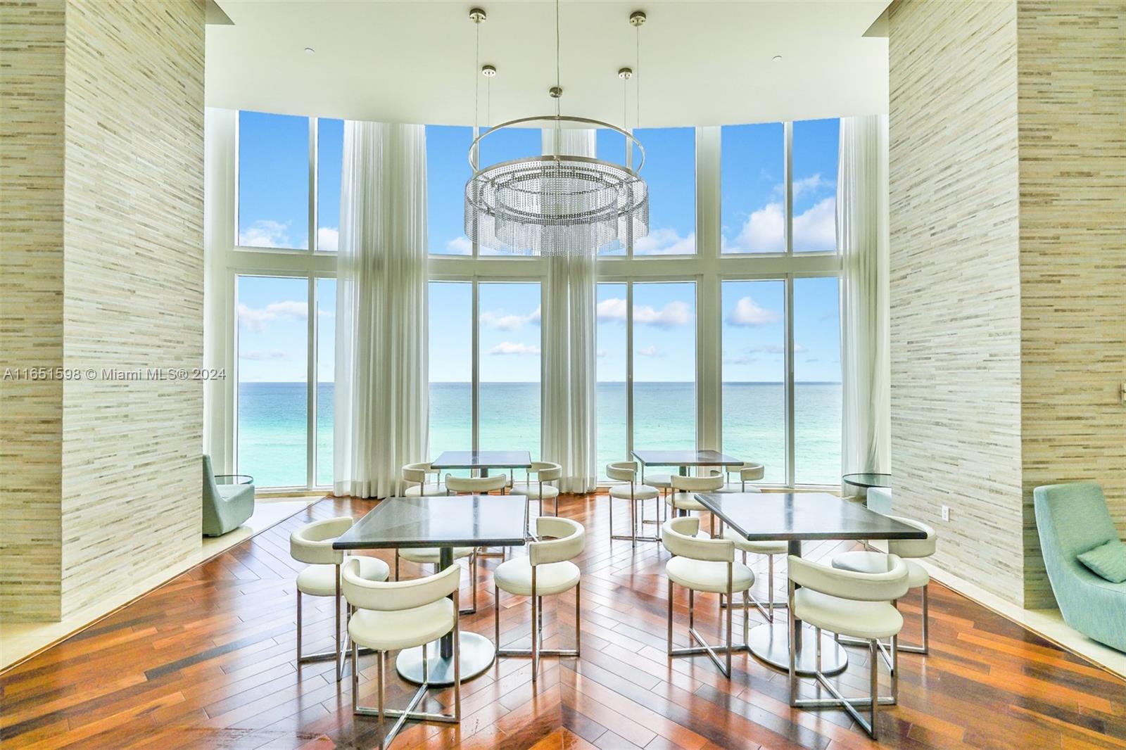 TRUMP TOWER I - Residential