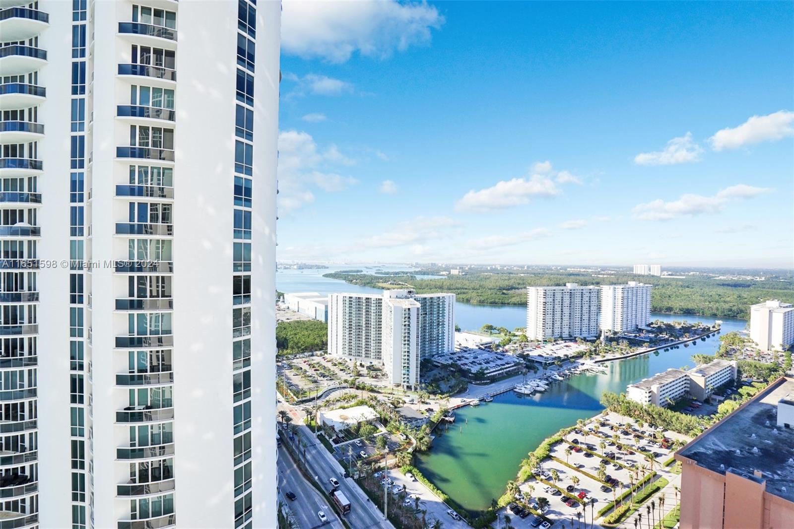 TRUMP TOWER I - Residential