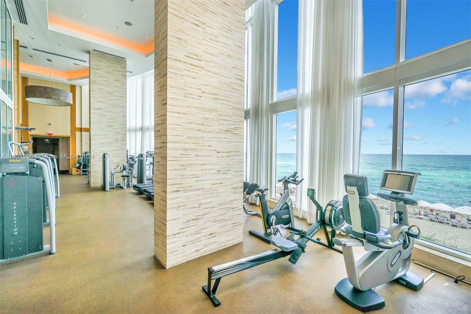 TRUMP TOWER I - Residential