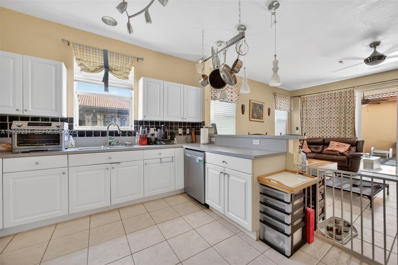 LAKES BY THE BAY SEC 8 - Residential