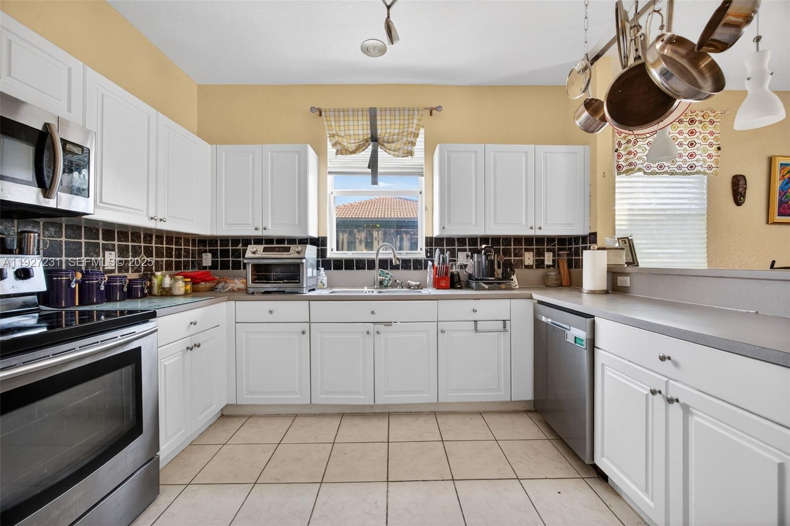 LAKES BY THE BAY SEC 8 - Residential