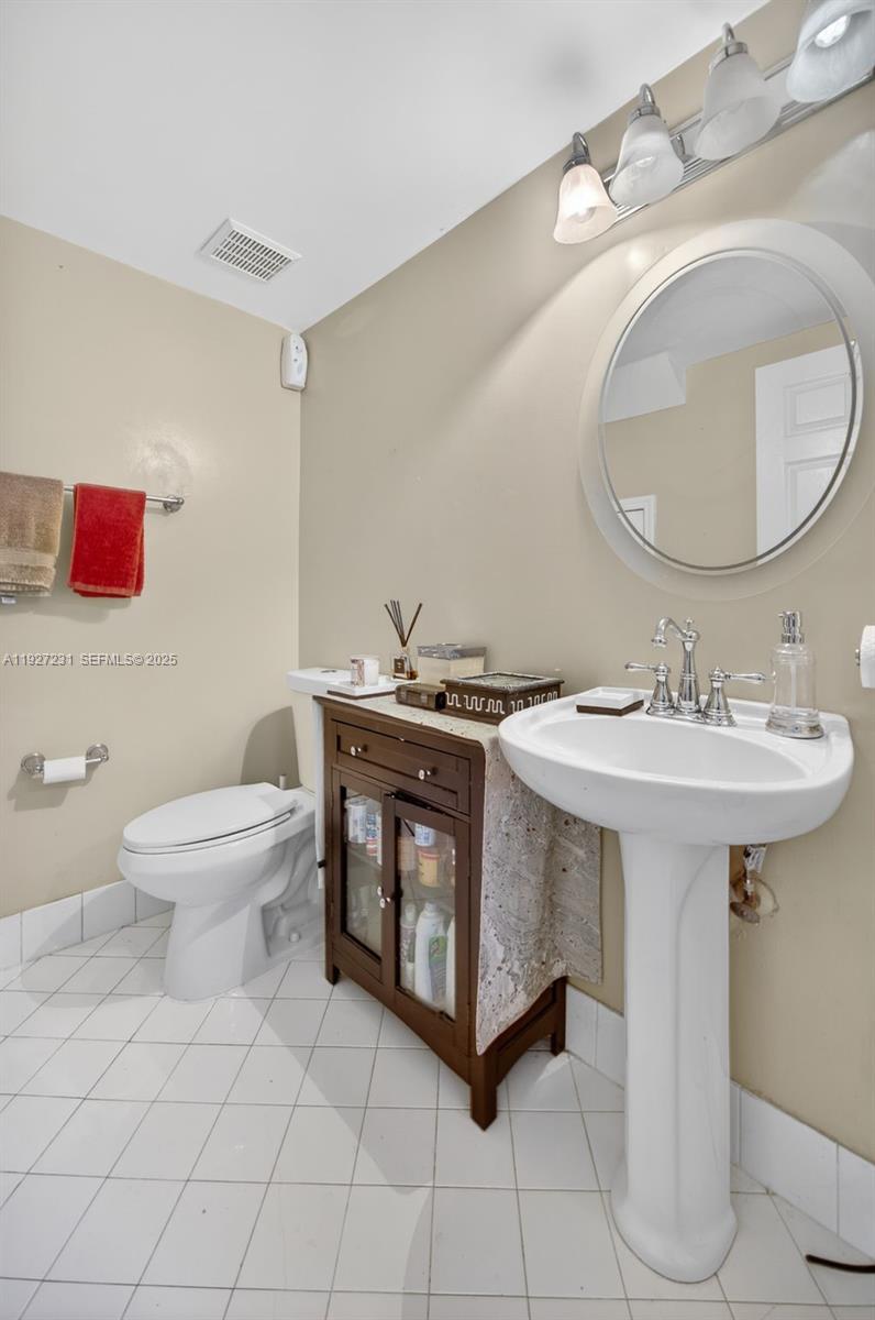 LAKES BY THE BAY SEC 8 - Residential