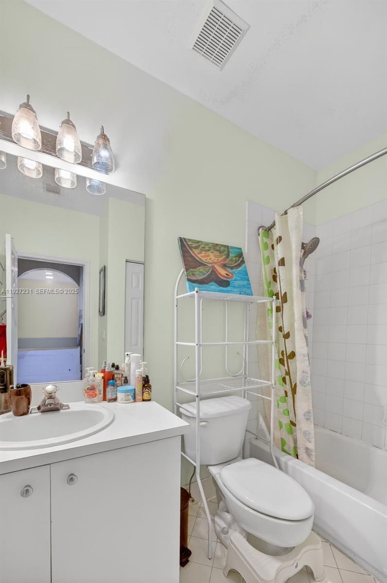 LAKES BY THE BAY SEC 8 - Residential