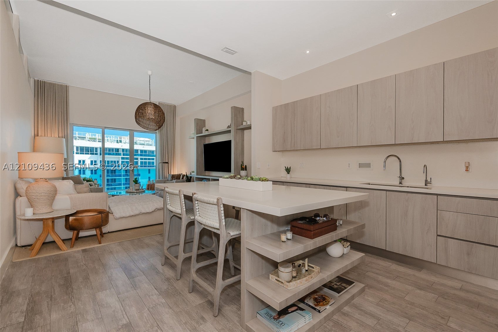 2301 Collins Ave 1615