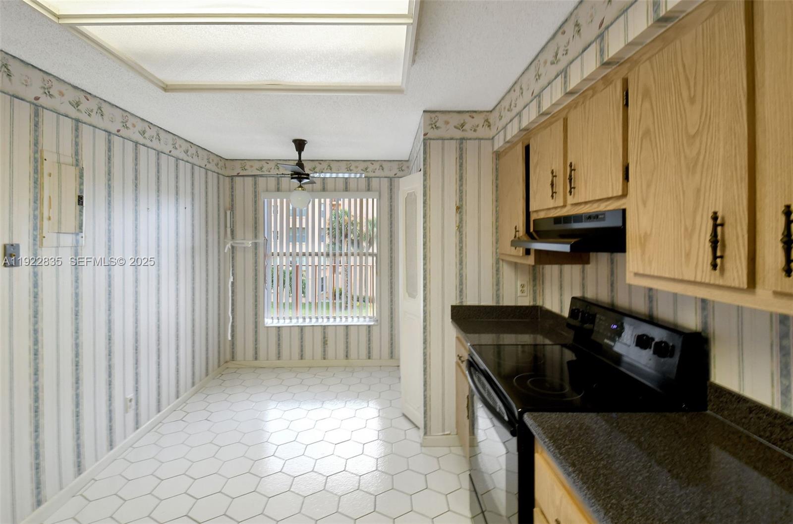 VILLAGES OF ORIOLE BONAIRE - Residential