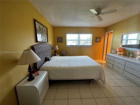 Condominium in Hollywood FL 5300 Washington St St.jpg