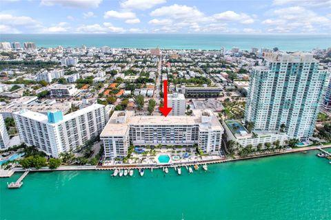 Condominium in Miami Beach FL 800 West Ave Ave 12.jpg