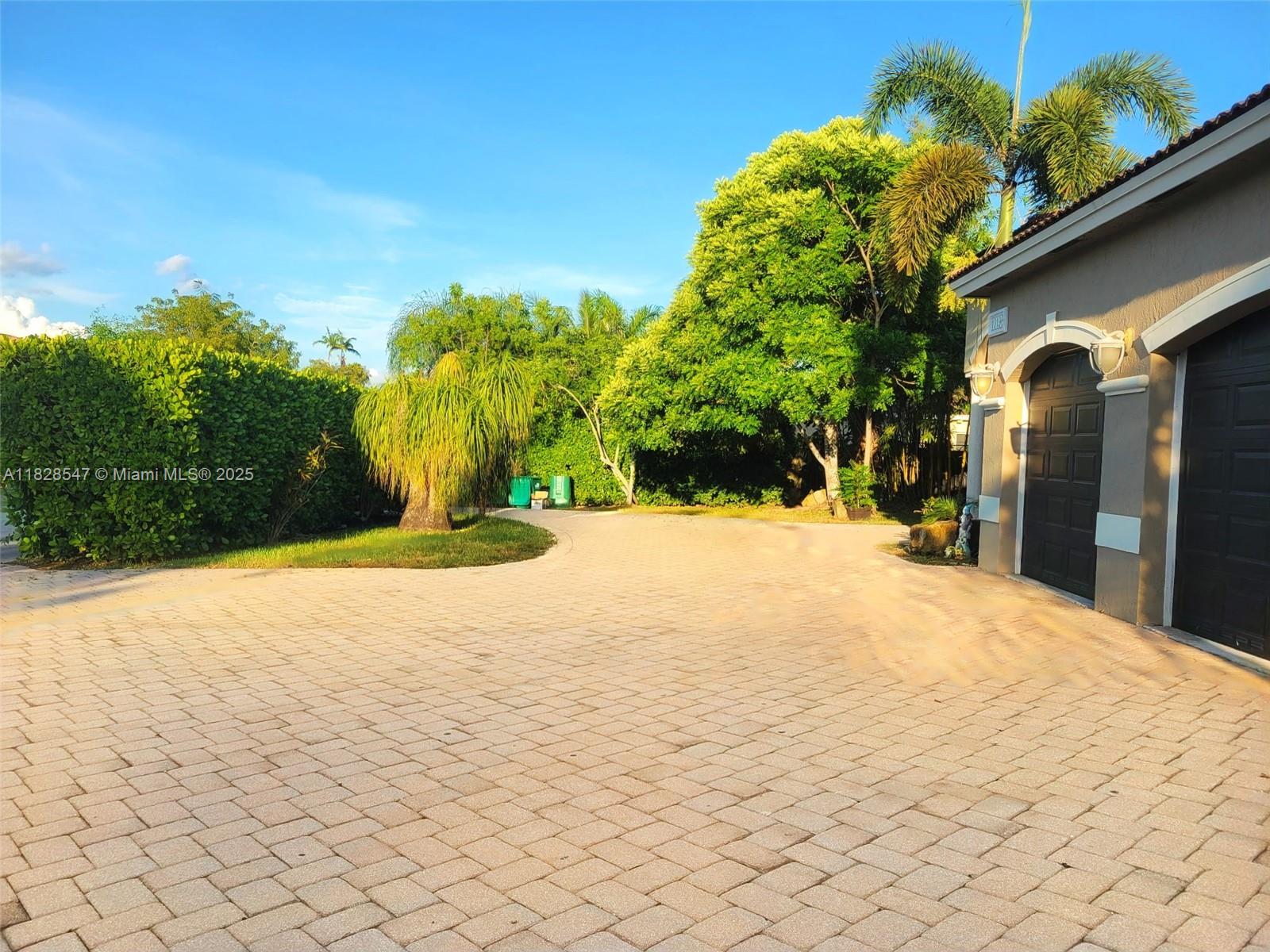 VALENCIA ACRES - Residential Lease