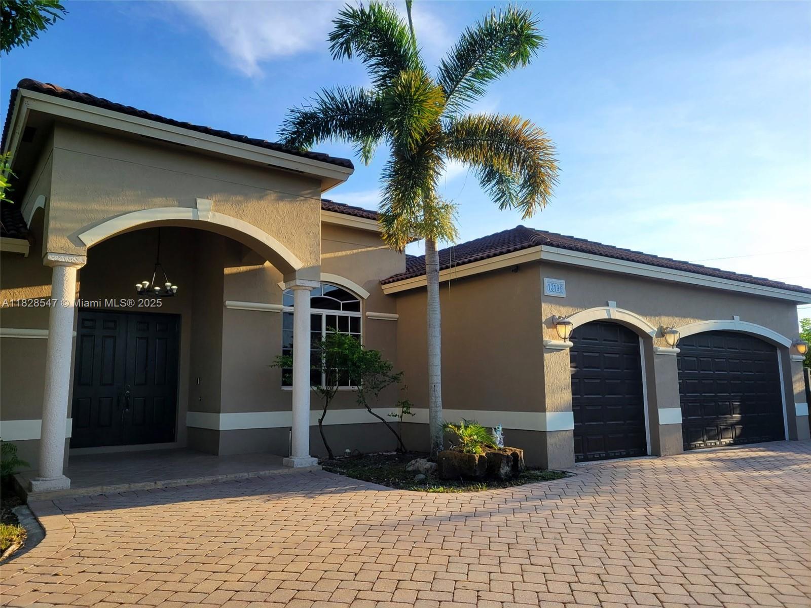 VALENCIA ACRES - Residential Lease