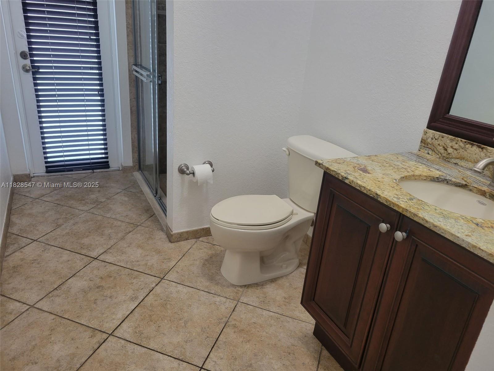 VALENCIA ACRES - Residential Lease