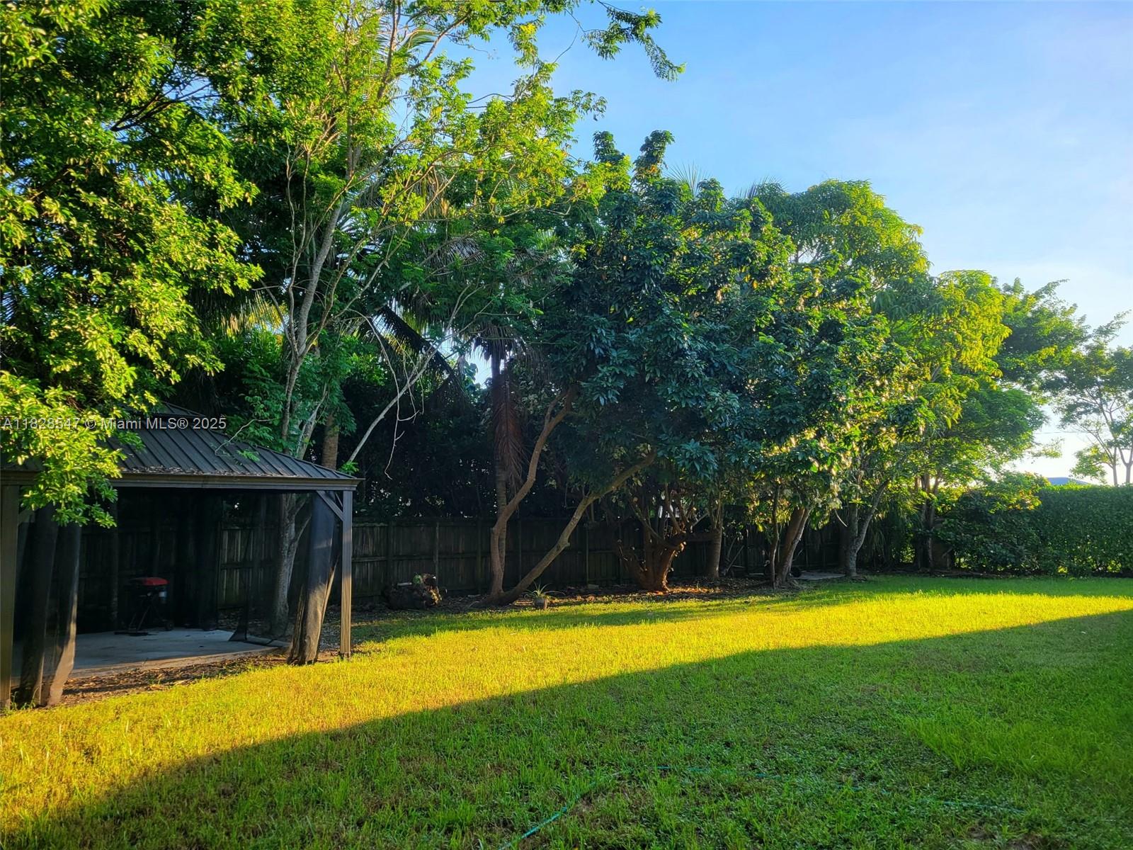 VALENCIA ACRES - Residential Lease