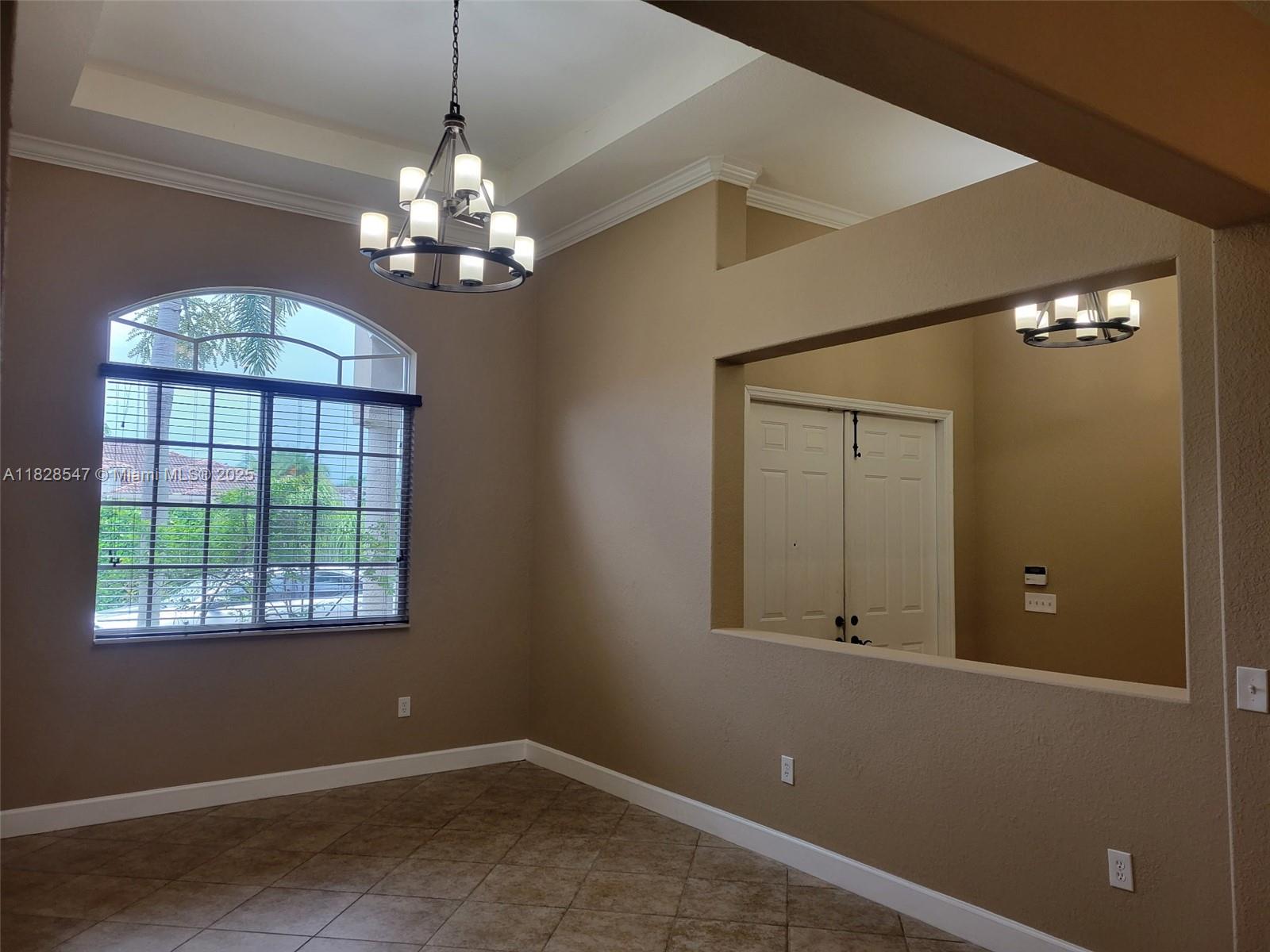 VALENCIA ACRES - Residential Lease