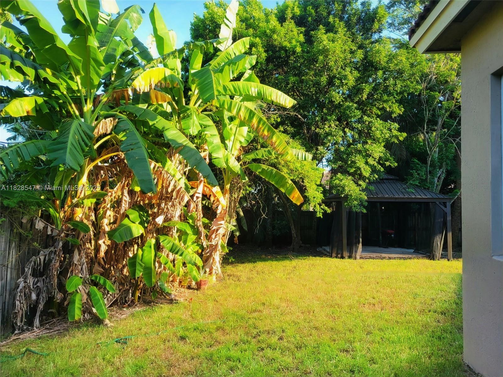 VALENCIA ACRES - Residential Lease