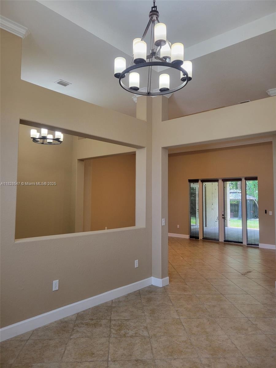 VALENCIA ACRES - Residential Lease