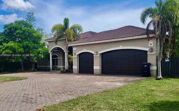 VALENCIA ACRES - Residential Lease