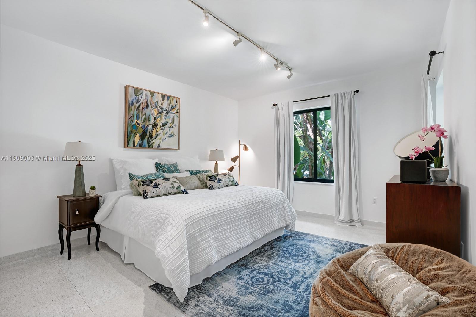 BAY POINT - Residential