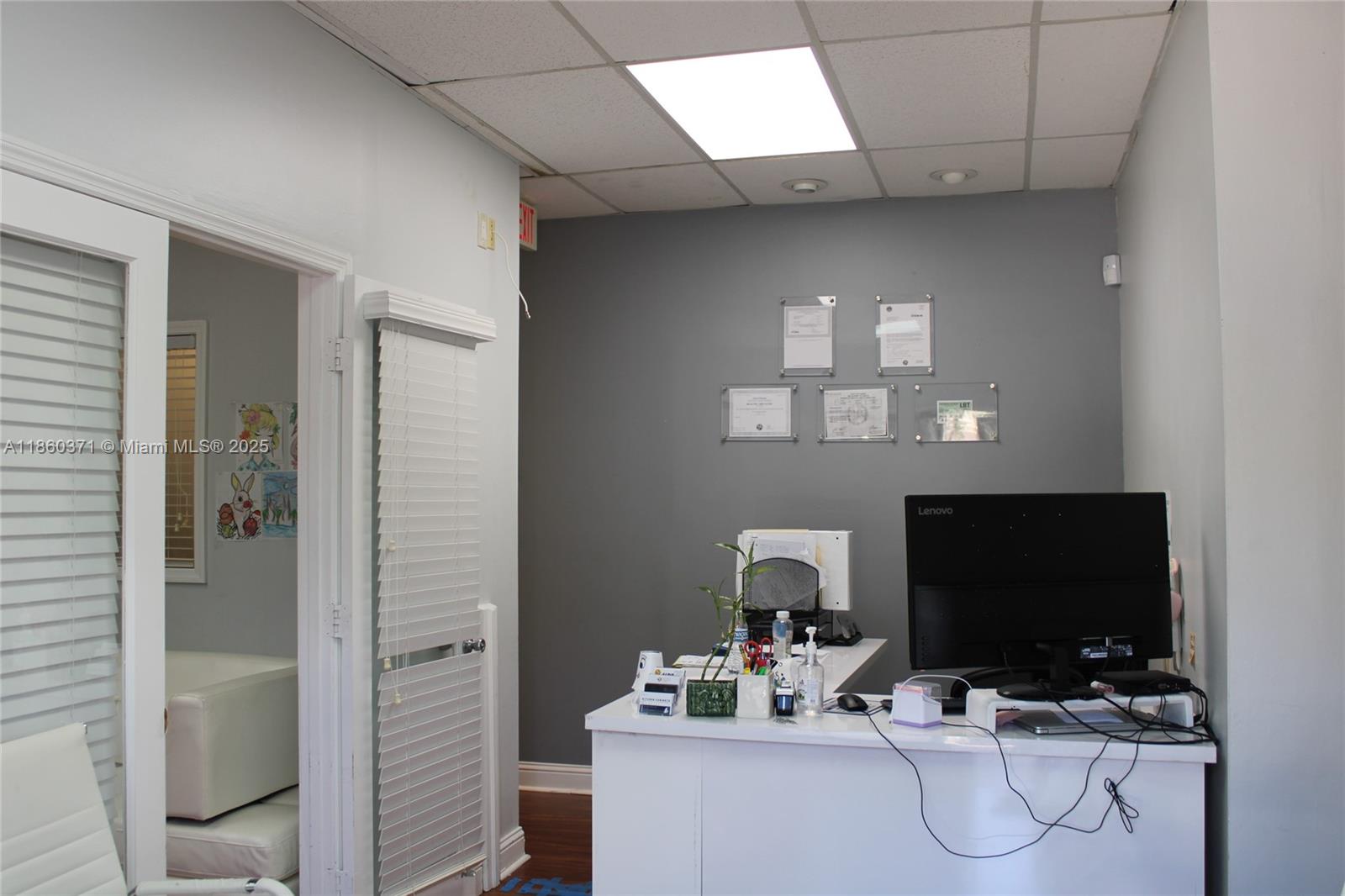 Beautiful office located in Miami Lakes Business District. 4 office spaces, 1 bathroom, reception area, cafeteria area. A lot of parking spaces. Close to restaurants, shopping centers, schools, expressways. Do not miss this opportunity.