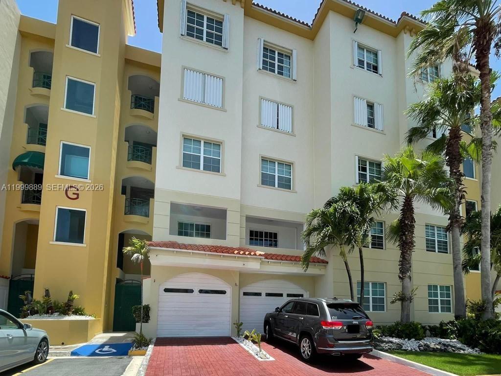 Royal Palm - Residential