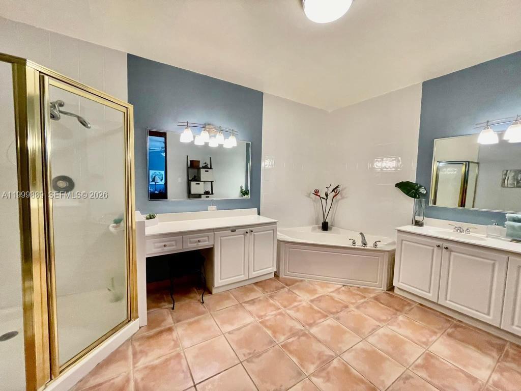 Royal Palm - Residential